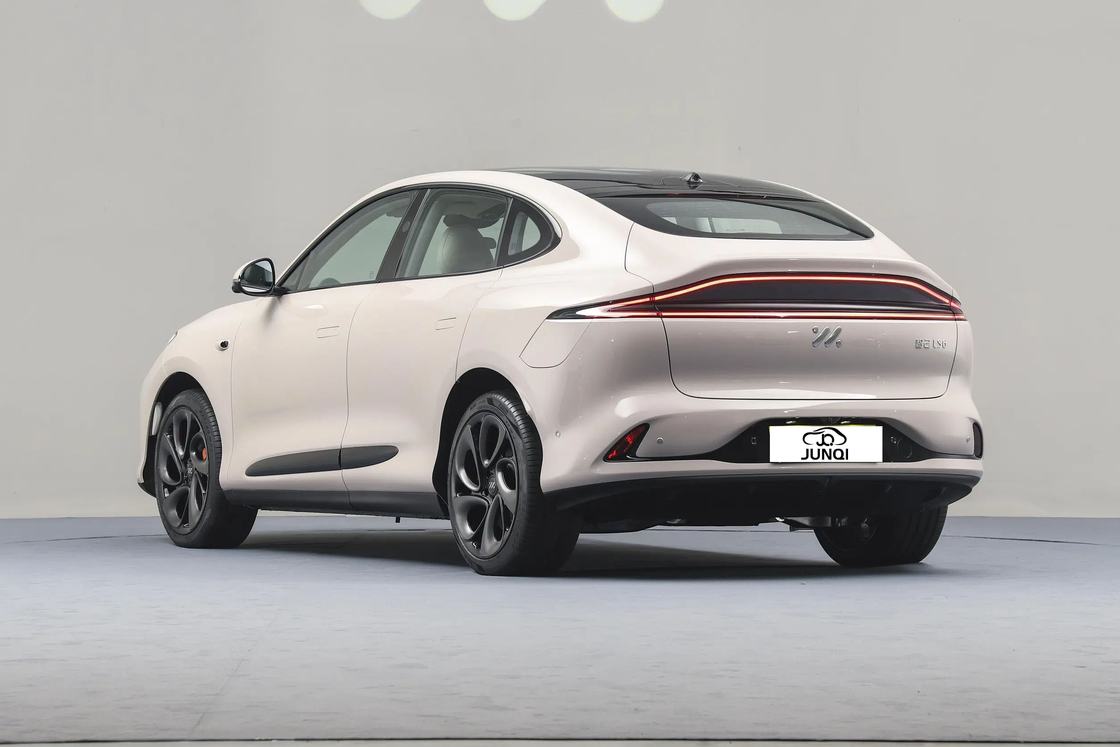 Zhiji LS6 IM Electric Car 4 Door 5 Seat SUV 760 км Дальний пробег Новый энергетический электромобиль