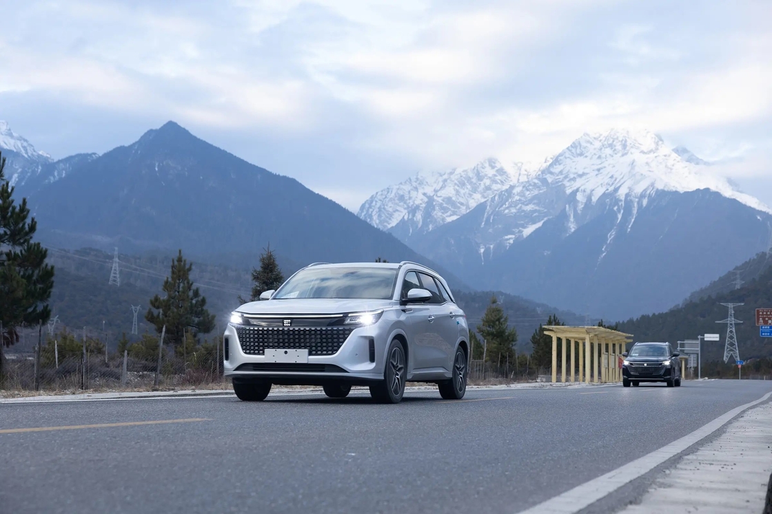 5-местный AWD Seres Электрический автомобиль SUV 120 лошадиных сил И безэмиссионное вождение