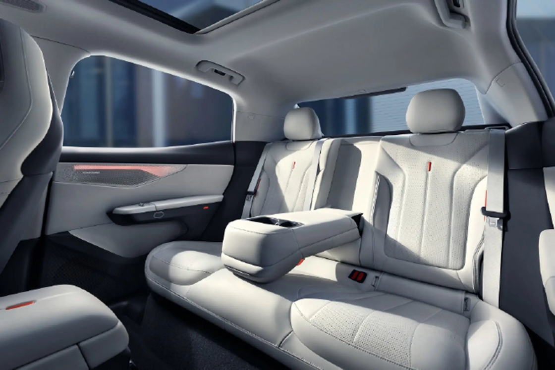 Lynk Co 07 2024 модель Em-P 126 км длительный срок службы батареи Новый автомобиль универсальное устойчивое мобильное решение для городских потребителей