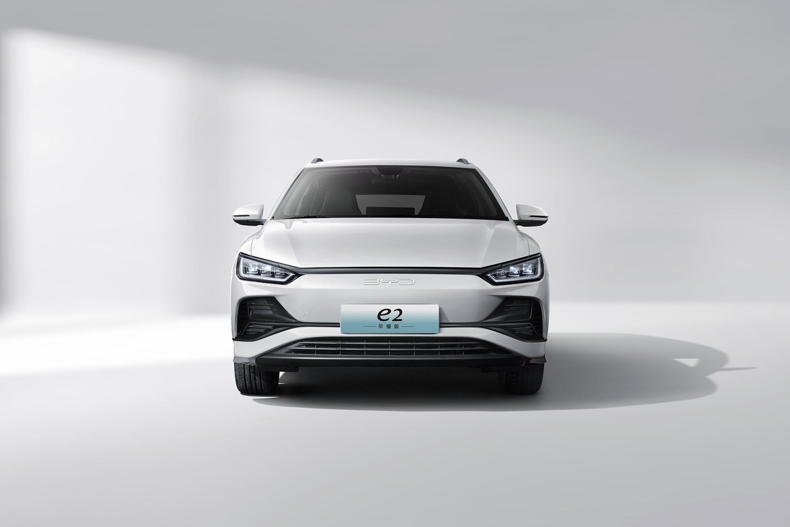 BYD E2 405 км Новый энергетический электрический седан Леворучный EV 5 дверей 5 мест