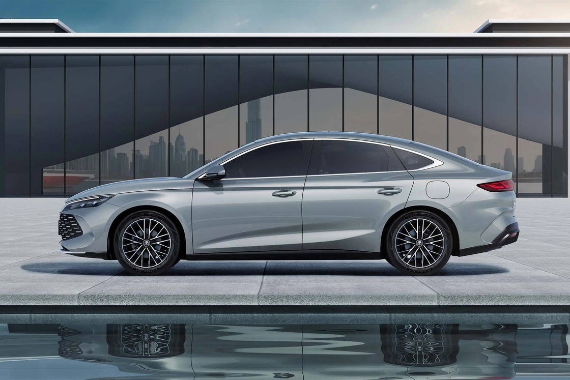 Подключается гибридный FWD BYD Электромобиль 520 км дальность роскошный BYD Qin L EV