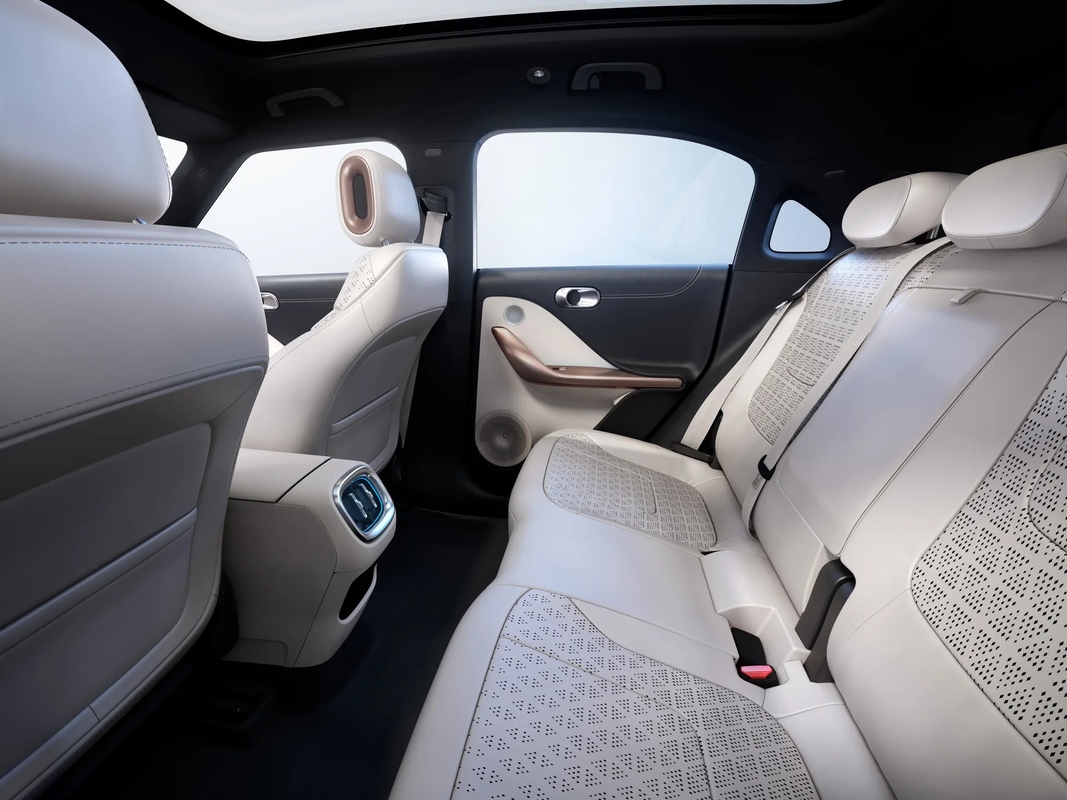 Smart1 - устойчивый и инновационный электромобиль для Mercedes Benz 272 л.с. 400 км дальность нулевых выбросов
