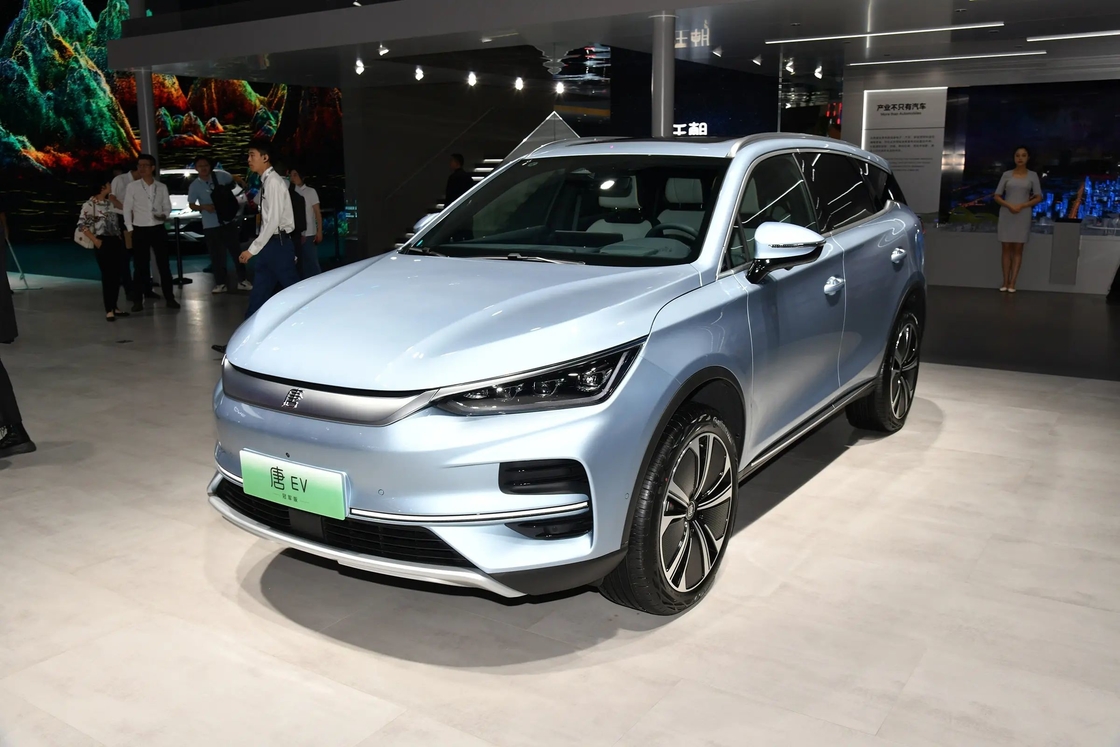 Откройте для себя мощь и элегантность электромобиля BYD