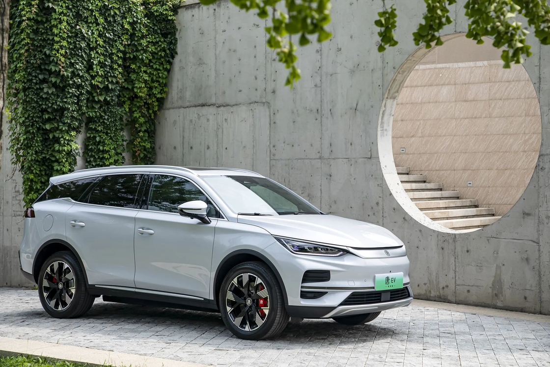 5 мест BYD Tang Электрические транспортные средства EV для городских поездок и дальних поездок