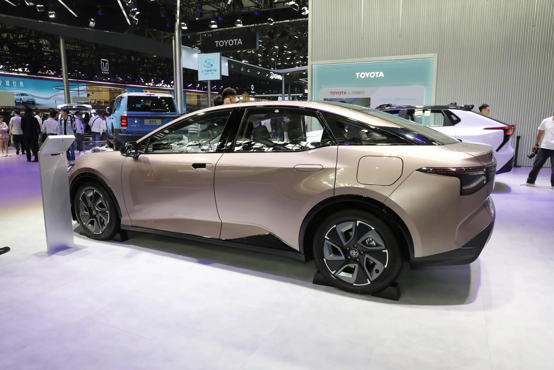BZ3 Toyota Электромобиль FWD Седан Тип с дизайном подписи решетки