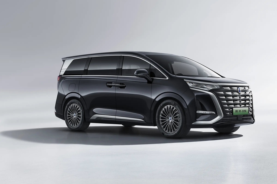 402 км BYD Электромобиль Левоуправление 4 двери 5 местный внедорожник Интеллектуальный BYD Denza D9 EV