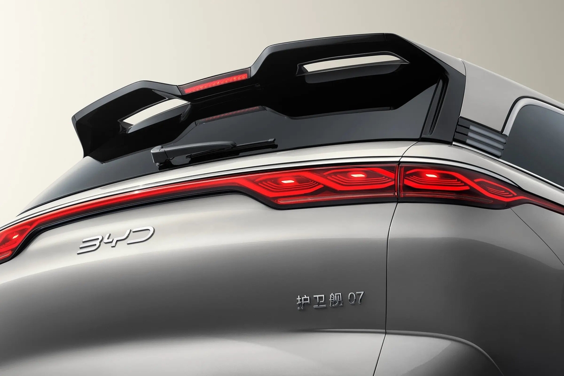 BYD Electric Car Frigate 07 Glory Edition Простая и теплая оболочка Белый цвет интерьера
