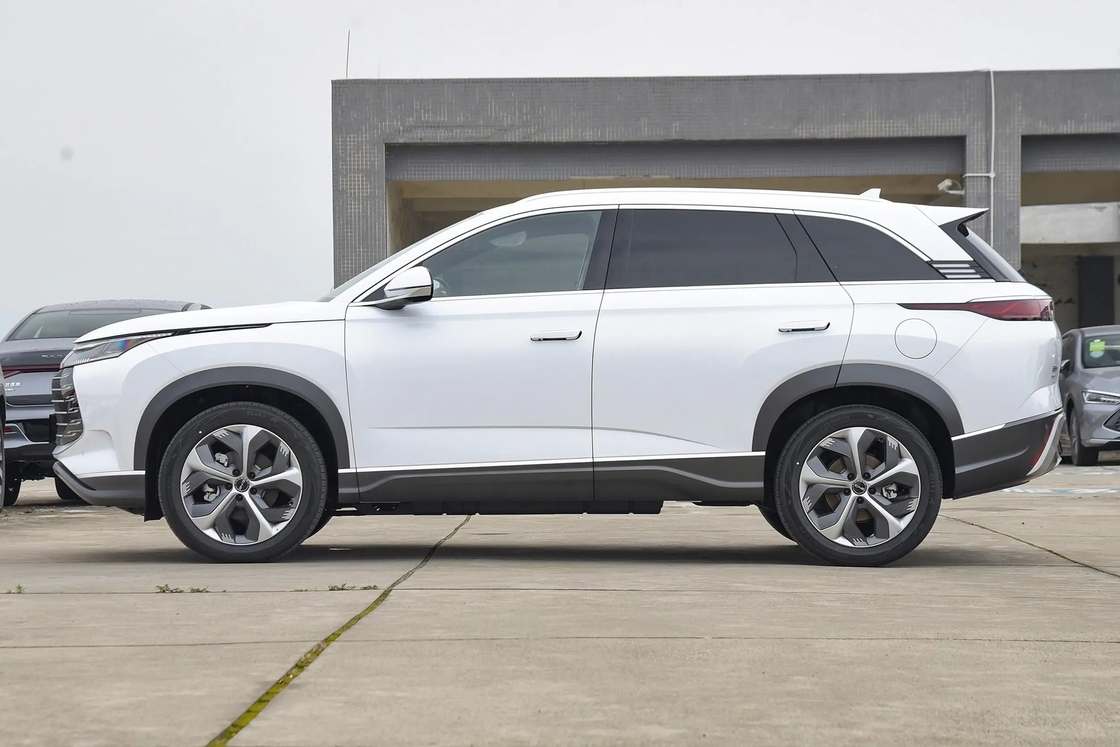 Новая энергия BYD Электромобиль BYD Фрегат 07 Dm-I EV Автомобили SUV