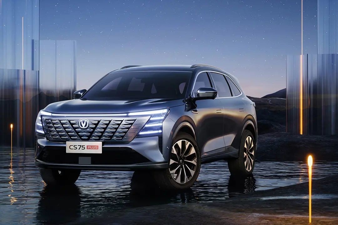 Компактный бензиновый автомобиль Чанган 5 дверей 5 мест CS75 Plus SUV передний привод