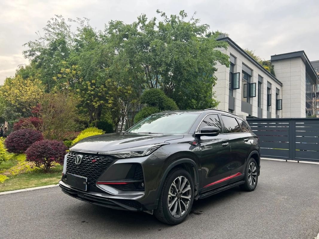 Компактный бензиновый автомобиль Чанган 5 дверей 5 мест CS75 Plus SUV передний привод