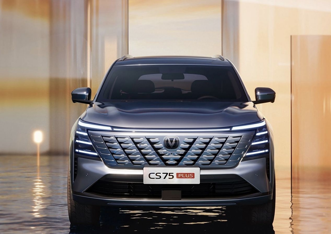 Бензиновый Changan CS75 Plus Автомобиль 10 - 15 км/л Эффективность топлива 200 км/ч Максимальная скорость