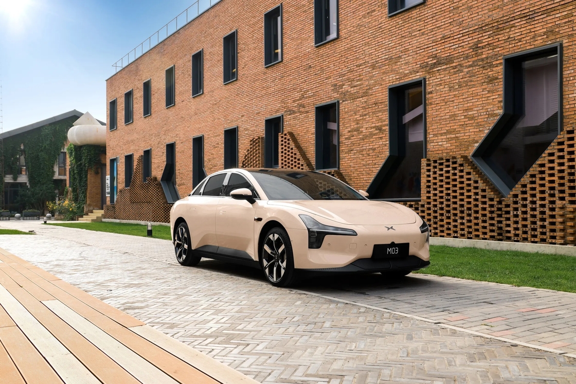 Xiaopeng Electric Car for Young Consumers MONA M03 Минималистский дизайн 15,6-дюймовый сенсорный экран 3 модели