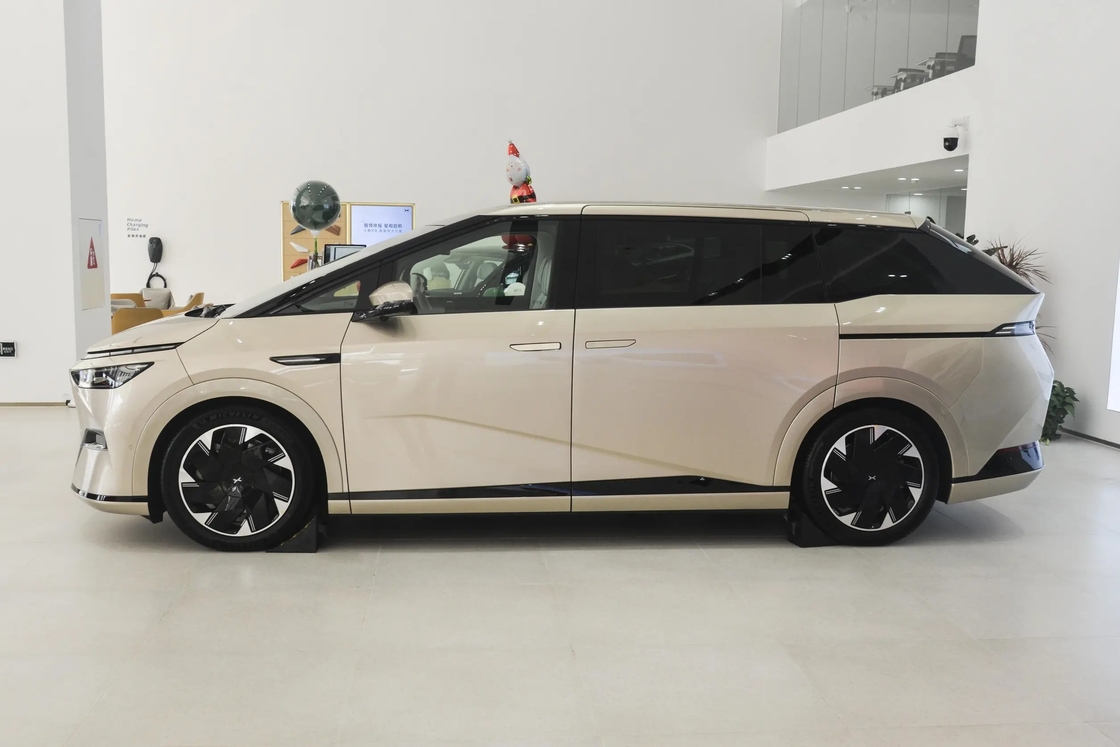 2024 Xpeng X9 MPV Pure Electric 320Ps Ultra Long Range 702 AWD 640 км Pro Max с новым энергетическим транспортным средством X9