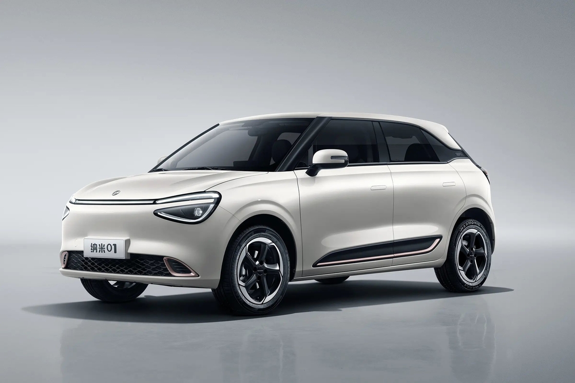 Изготовлен в Китае Мини-SUV Dongfeng Nami 01 с высококачественной видеосистемой развлечений готовы на складе