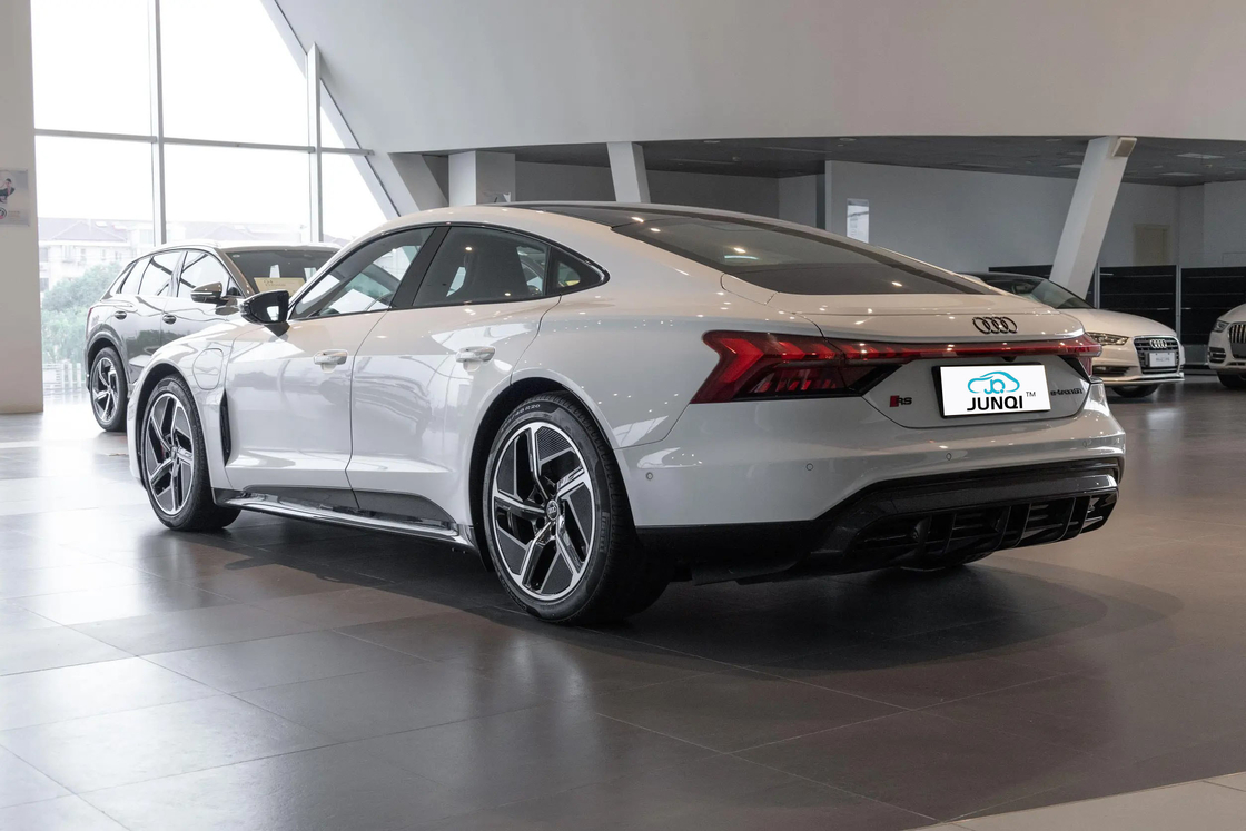 Au-di RS E-tron GT 2024 полностью электрический спортивный седан 4WD 495 км дальность 510 кВт мощность Luxury Au Di EV с расширенными функциями безопасности
