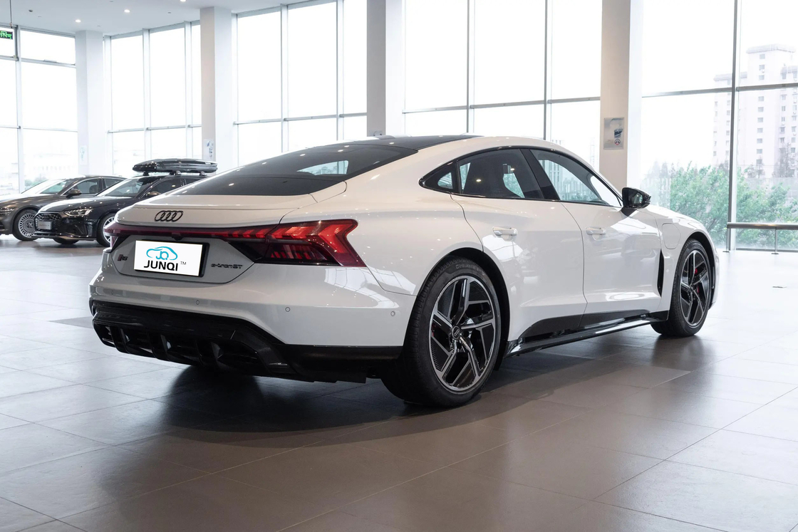Au-di RS E-tron GT 2024 полностью электрический спортивный седан 4WD 495 км дальность 510 кВт мощность Luxury Au Di EV с расширенными функциями безопасности