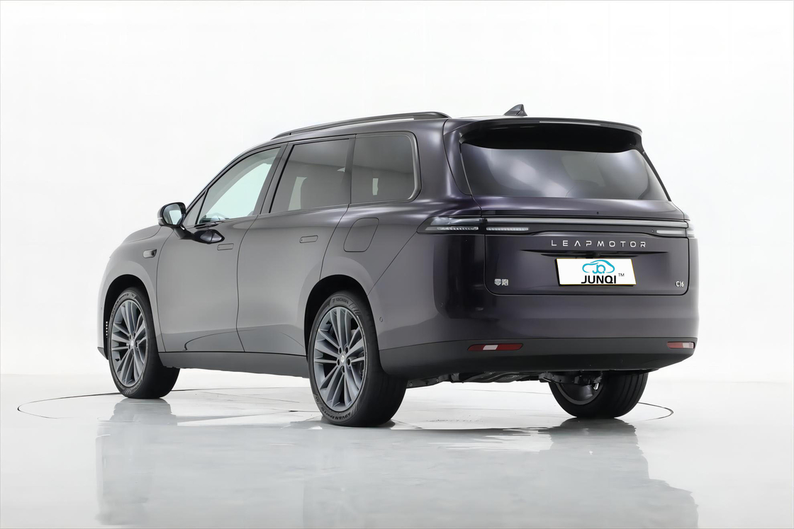 Leapmotor Electric Car Zero Run C16 3 Модели 10,25-дюймовая полная ЖК-панель для четкого отображения информации о вождении