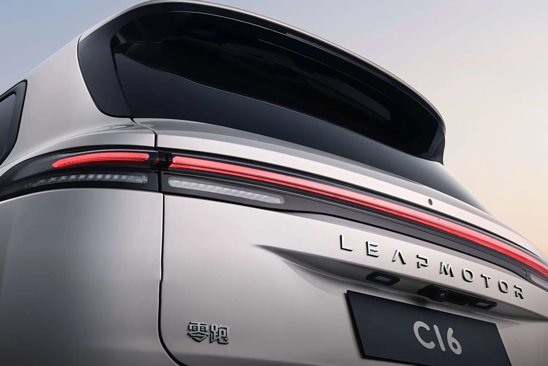 Лучшая стоимость Новые энергетические транспортные средства 2024 Leapmotor C16 Электрический внедорожник Китайский Smart EV с высокой производительностью Готовы к отправке