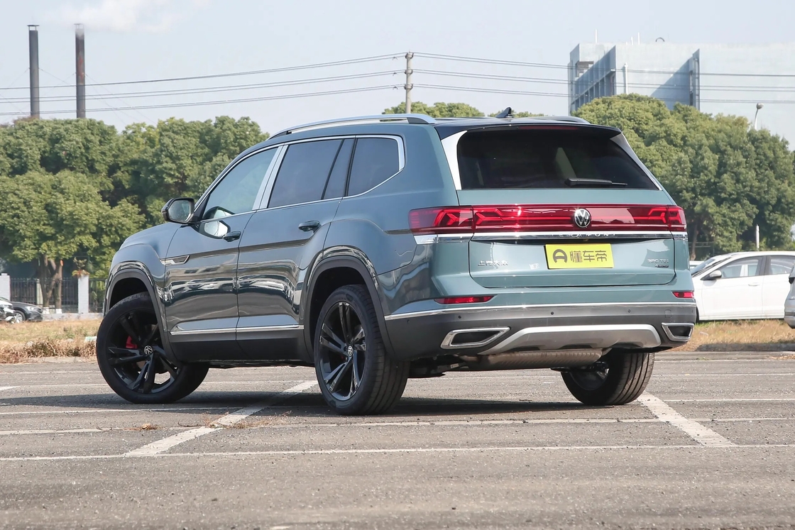 VW Touron 2.5T-A/MT-530 4WD Флагманская версия 7-местный Большой внедорожник